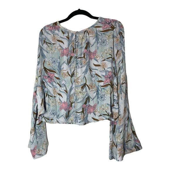 Melrose and Market Blue Floral Blouse Bell Sleeve Cropped Top Small Viscose boho - Picture 2 of 5